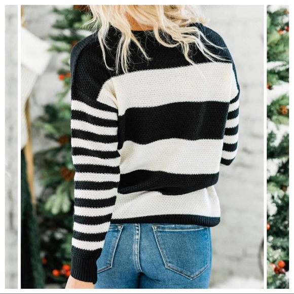 Color block black white knit striped sweater - Picture 3 of 10